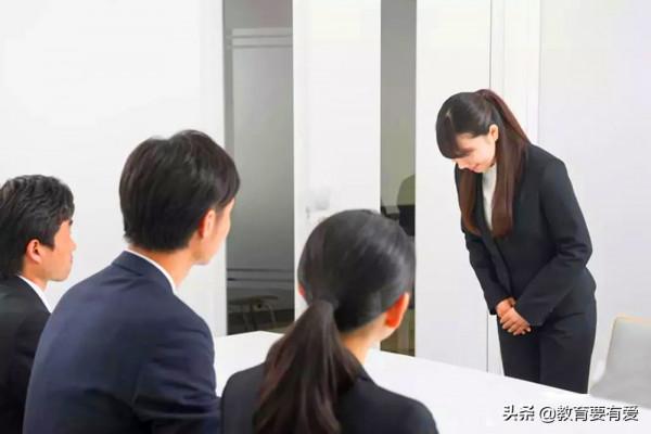 學校急聘教師,培訓機構老師來面試,校長卻不敢用 學校急聘教師,培訓機構老師來面試,校長卻不敢用