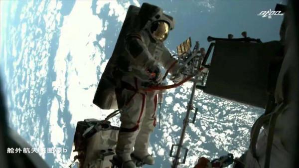 首見!從空間站實拍神舟十三飛船,我們終於也有這個角度的照片了 首見!從空間站實拍神舟十三飛船,我們終於也有這個角度的照片了