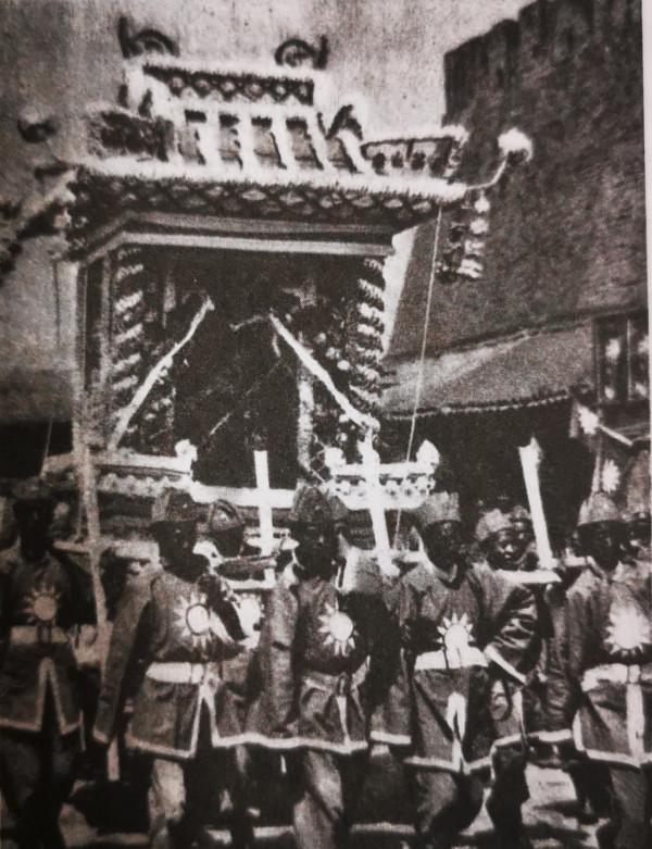 孫中山國葬細節：遺體再行防腐手術後，被換銅棺，宋慶齡數次大哭