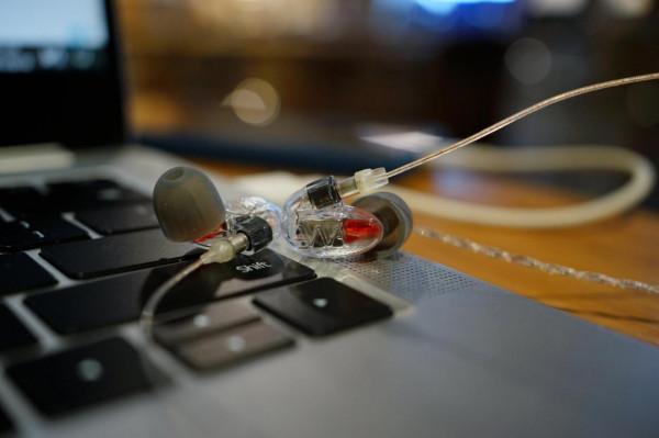 威世頓PRO X10評測：千元單動鐵耳機內卷，成本最高線材加持