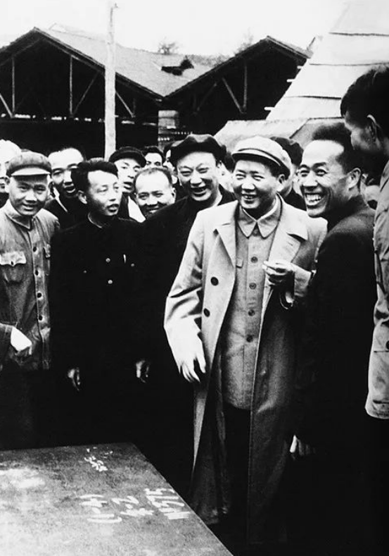 建國後毛主席收到來信：你當上主席就不認舊人？主席馬上寄錢4次