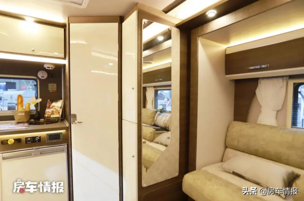 大空間的亞特房車,生活區面積達11平米,水電充沛全家旅行無憂 大空間的亞特房車,生活區面積達11平米,水電充沛全家旅行無憂