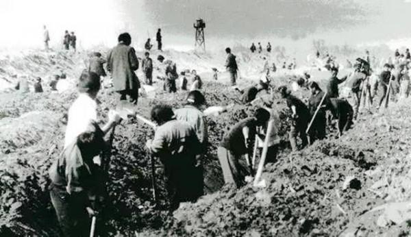 1954年,毛主席為什麼要決策成立新疆生產建設兵團? 1954年,毛主席為什麼要決策成立新疆生產建設兵團?