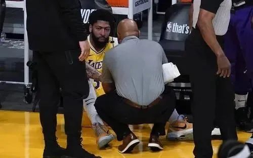 再來！湖人再籤一人，這次終於不是三旬老漢了