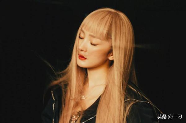 楊冪 金髮冪好喜歡 ​​​ 楊冪 金髮冪好喜歡 ​​​