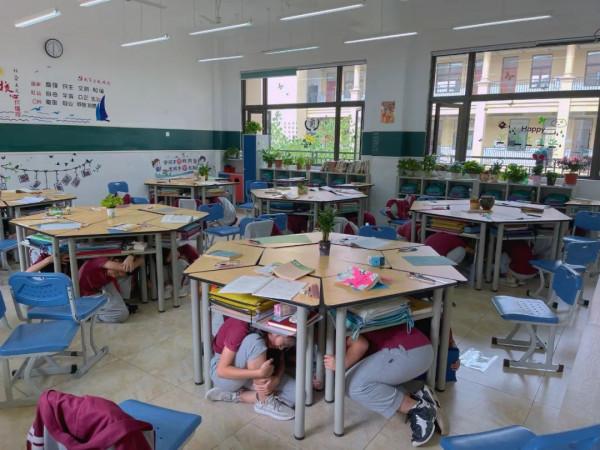 居安思危、勿忘國恥 新區開展學校人防應急疏散演練 居安思危、勿忘國恥 新區開展學校人防應急疏散演練