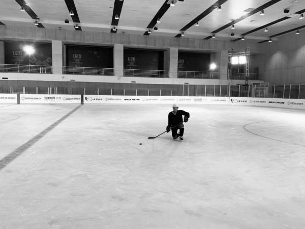 張新成分享的照片是不是應該取一個名字，叫：找找我在哪？