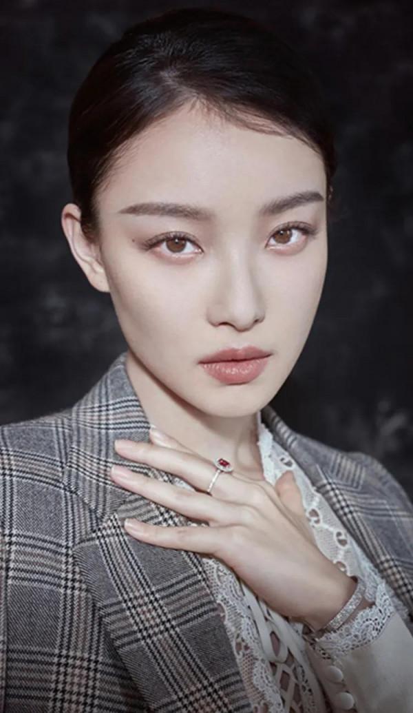 讚賞長相端莊，氣質高貴典雅的幾位影視明星美照