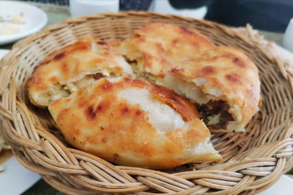 山東大叔做非遺小吃,膠泥球上做烘焙,一年只賣5個月,面臨失傳 山東大叔做非遺小吃,膠泥球上做烘焙,一年只賣5個月,面臨失傳