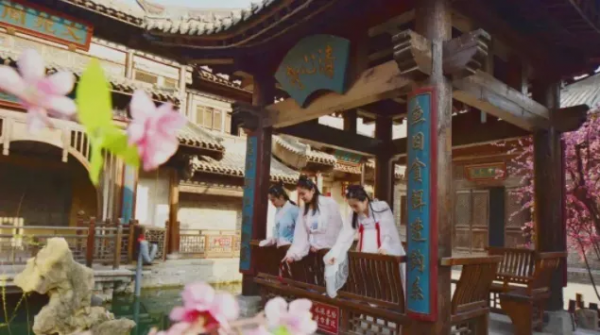 去了山東水滸好漢城,再也不惦記威震天那張碎嘴 去了山東水滸好漢城,再也不惦記威震天那張碎嘴