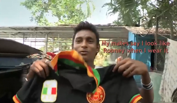 印度的致富鬼才：用繩子綁個磁鐵在恆河撈硬幣，賺大發了！紀錄片