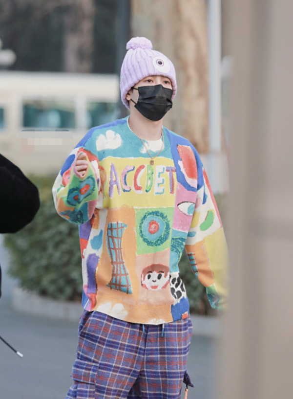 眾星春晚彩排私服：趙麗穎穿4千皮草，賈玲棉襖上萬，孫怡最節儉