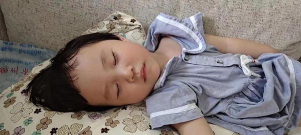 從小到大的睡姿，有沒有同款寶寶？