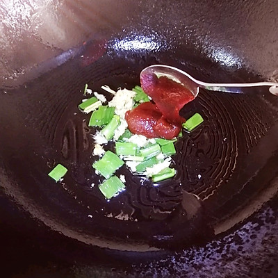 #暖冬醬在手，嗨吃部隊鍋#韓式辣醬炒土豆粉，味道超讚