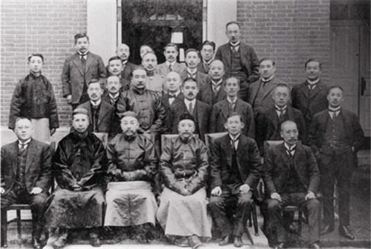 林徽因的父親究竟有多像日本人？不僅騙了張作霖，還被活活燒死