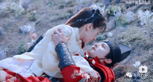 她終於演回現偶了，這次會爆嗎？