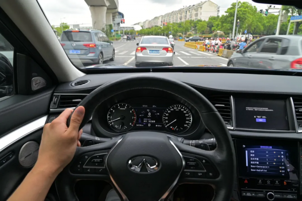 二手英菲尼迪QX50：25萬買中型豪華SUV，四缸堪比六缸穩