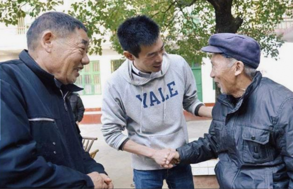 &OpenCurlyDoubleQuote;耶魯哥&rdquo;拒絕國外百萬年薪，回國當村官拿1450工資，後來怎樣了