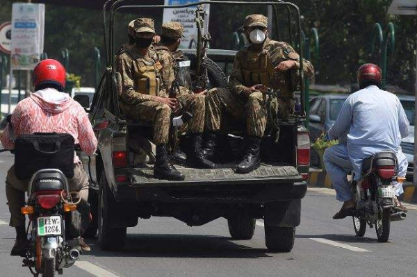 我國一道邊境線,對鄰國不設任何防線,兩國士兵沒事就串門蹭飯 我國一道邊境線,對鄰國不設任何防線,兩國士兵沒事就串門蹭飯