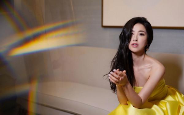 朱珠的四段感情史，曾和世界頂級富豪相戀，靠性格征服了4位男人