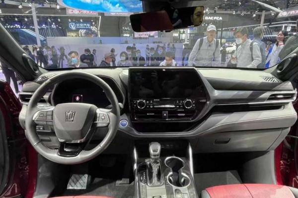 皇冠陸放對比理想ONE 誰能更勝一籌？