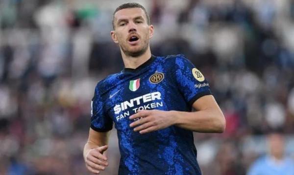 廉頗老矣!目前足壇35歲以上的5名最佳前鋒,尚能飯否? 廉頗老矣!目前足壇35歲以上的5名最佳前鋒,尚能飯否?