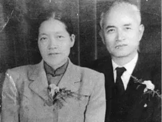 64年人大會議期間，李四光在北京廳遇到毛主席：主席，我走錯門了