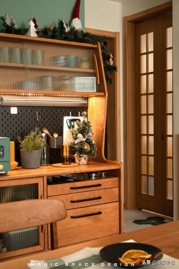 她家與豪華不沾邊，可滿屋子的溫馨感卻藏不住，網友：挑不出毛病