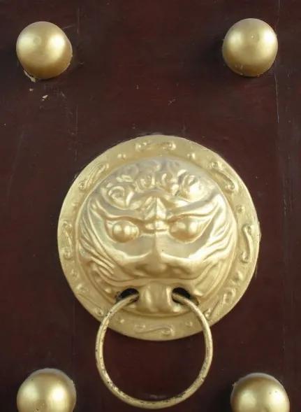 不出戶，知天下；不窺牖，見天道