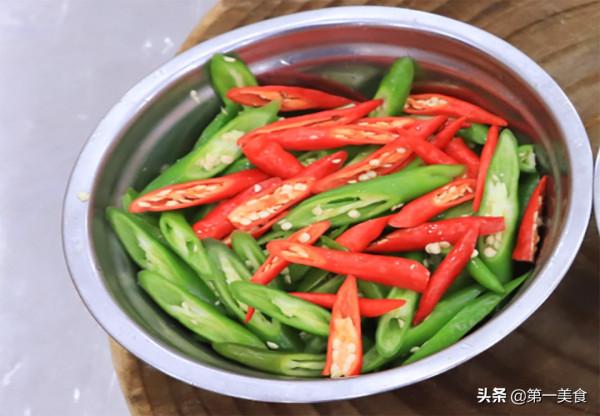 小炒肉怎麼做才好吃，掌握這幾個竅門，肉片焦香不油膩，香辣下飯