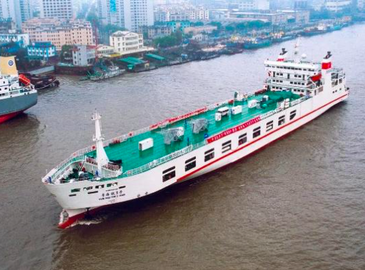 海南與內地沒有鐵路,火車如何跨過瓊州海峽?全靠4艘萬噸級巨輪 海南與內地沒有鐵路,火車如何跨過瓊州海峽?全靠4艘萬噸級巨輪