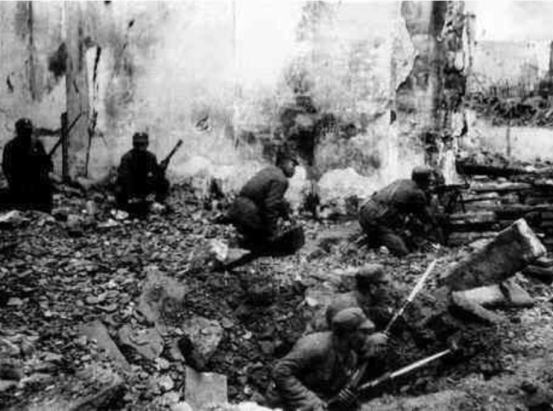 八千虎賁軍血戰三萬鬼子，師長卻被蔣介石逮捕，原因：戰場抗命