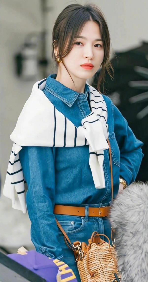 宋慧喬新劇穿搭水平開掛!用百元單品打造chic風,超適合秋冬 宋慧喬新劇穿搭水平開掛!用百元單品打造chic風,超適合秋冬