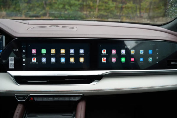 三聯屏&plus;整車OTA，誰說是電動車的專屬？