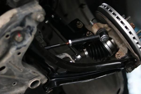 怪獸修車：翻新一輛“破爛不堪”的吉普指南者，滿血復活變新車