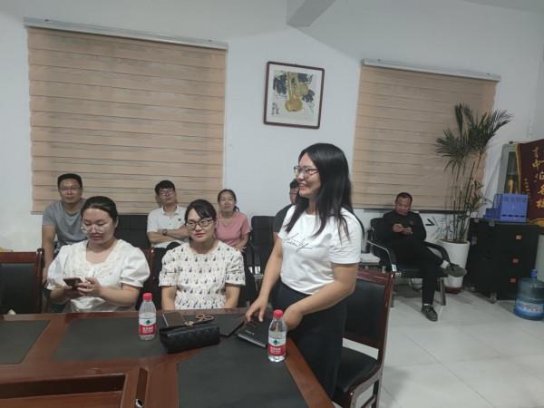 憶往昔 話輝煌 談夢想 謀發展——方城縣實驗初中召開新進教師懇談會 憶往昔 話輝煌 談夢想 謀發展——方城縣實驗初中召開新進教師懇談會