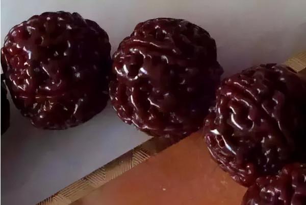 快看看手串的包漿顏色