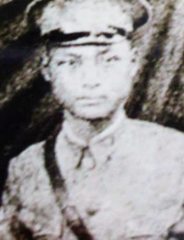 被自己學生出賣殺害，臨死前提要求：棺材豎著下葬，死後也要站著