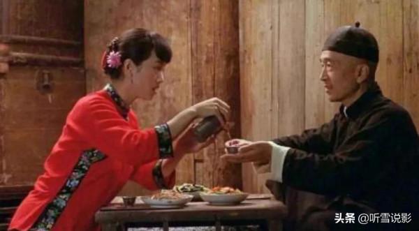 《菊豆》：滿眼的荒唐與情色，看鞏俐如何演繹，張藝謀的巔峰之作