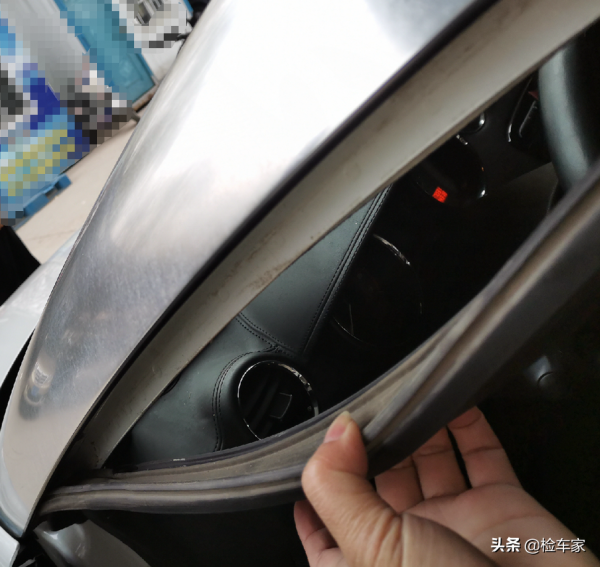 9萬塊買輛12年的法系跑車，小哥上來就砍價1萬，賣家：成交