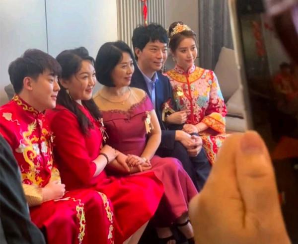 《鄉村愛情》演員中有一家三口，爸爸女兒打醬油，媽媽演技一流