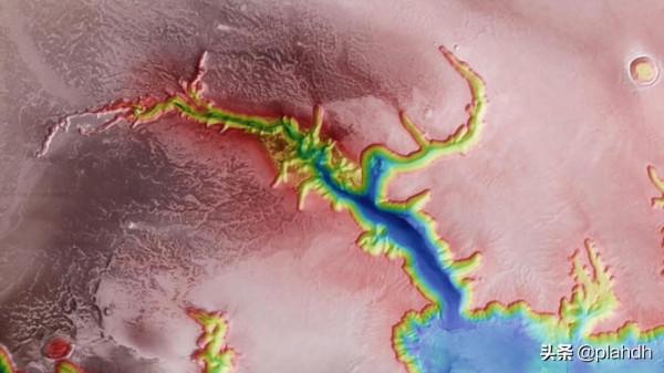 太陽系中最大的瀑布,去瞧瞧去 太陽系中最大的瀑布,去瞧瞧去