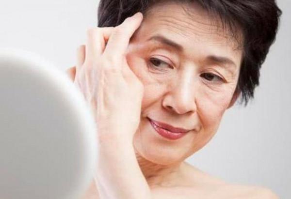 女性的衰老從28歲就開始了，出現2個以上的&OpenCurlyDoubleQuote;醜態&rdquo;，要好好保養