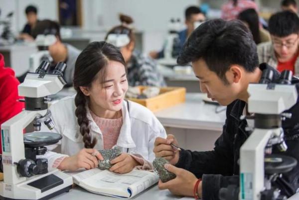 同樣是大專，“高等專科”和“職業技術學院”有何區別？差距不小