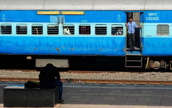 網友在印度坐火車，告訴你一個真實的印度