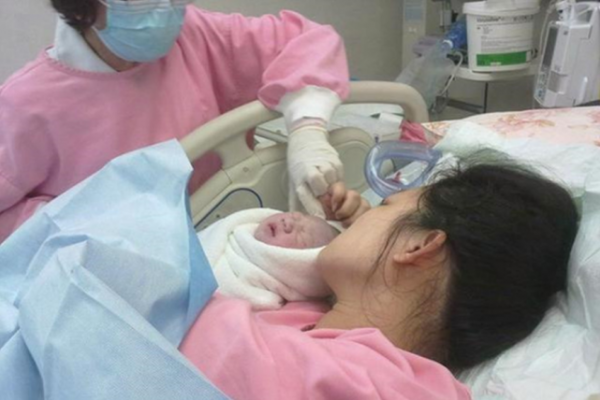 寶寶出生後，醫院為啥會留腳印而不是手印？醫生不說，但你要清楚