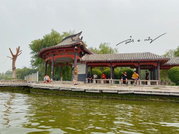 山東濟南著名的泉水湖,因《還珠格格》而家喻戶曉,遊客都來打卡 山東濟南著名的泉水湖,因《還珠格格》而家喻戶曉,遊客都來打卡