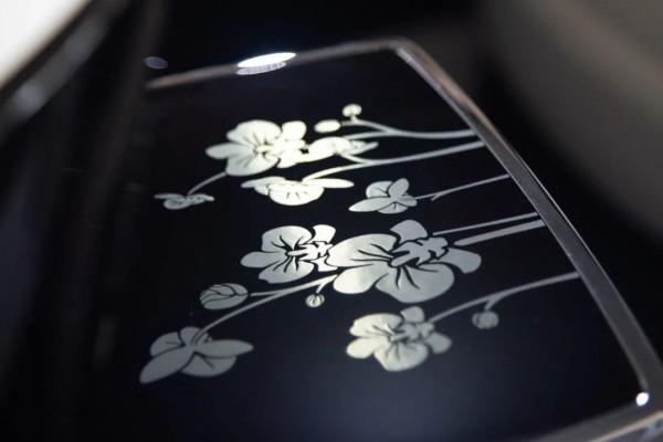 春節來看看蘭花吧！勞斯萊斯為新加坡打造的&OpenCurlyDoubleQuote;蘭花&rdquo;幻影實車亮相
