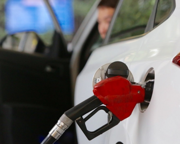 國內油價“三連跌”！廣大司機迎來好訊息，一筆錢又能省下了