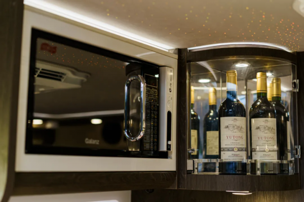 宇通“雍和”系列房車上線 京劇臉譜配色 濃郁國風氣息 高階品質體驗